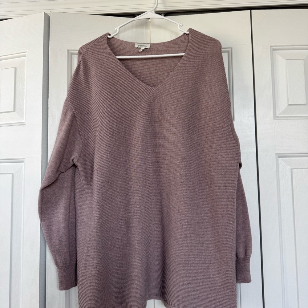 Women's V-Neck Sweater - Mauve